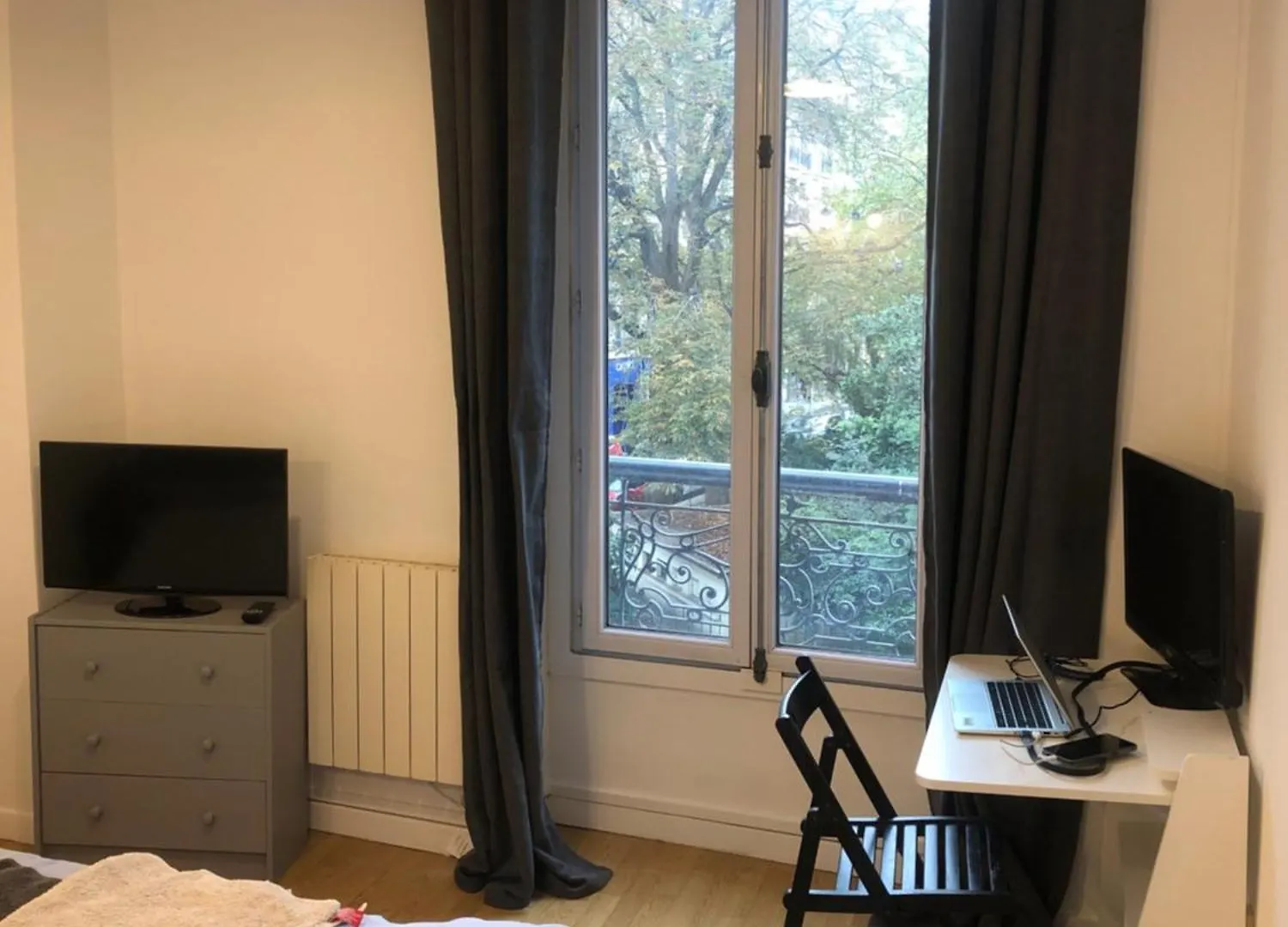 Le Du Square Париж
